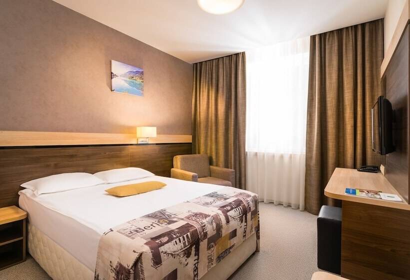 标准单人间, Dunav Plaza