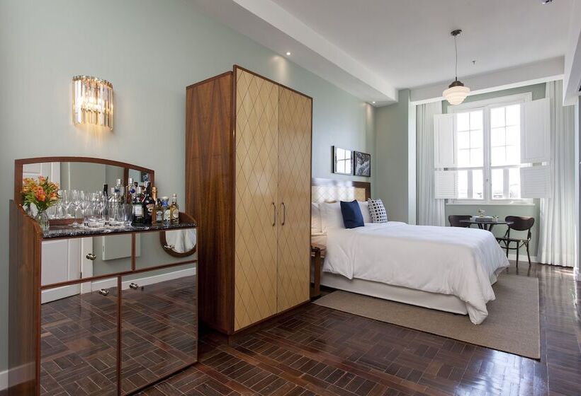 جناح جونيور, Fera Palace