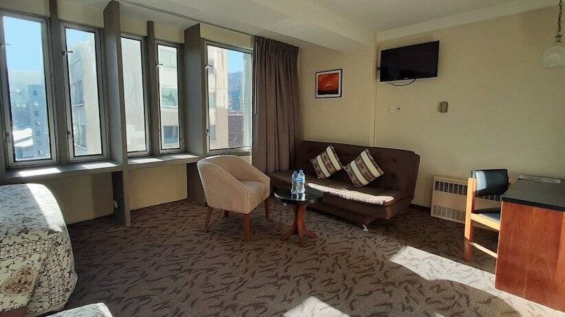 اتاق استاندارد, Gloria La Paz