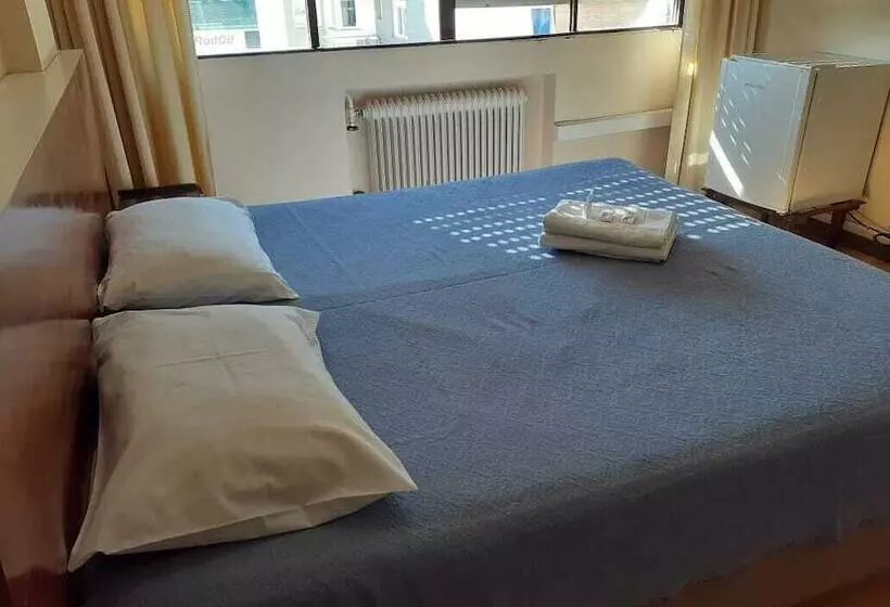 اتاق لوکس, Letto Caxias