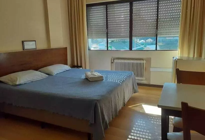 اتاق لوکس, Letto Caxias