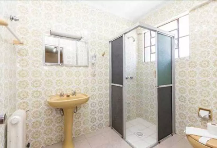 اتاق لوکس چهار تخته, Letto Caxias