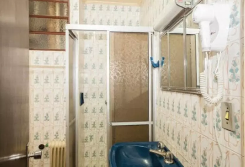 اتاق لوکس, Letto Caxias