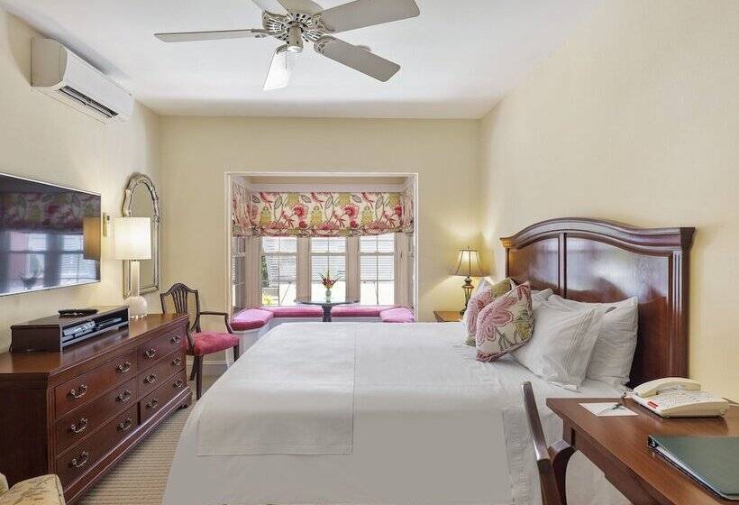 سوییت سوپریور, Royal Palms