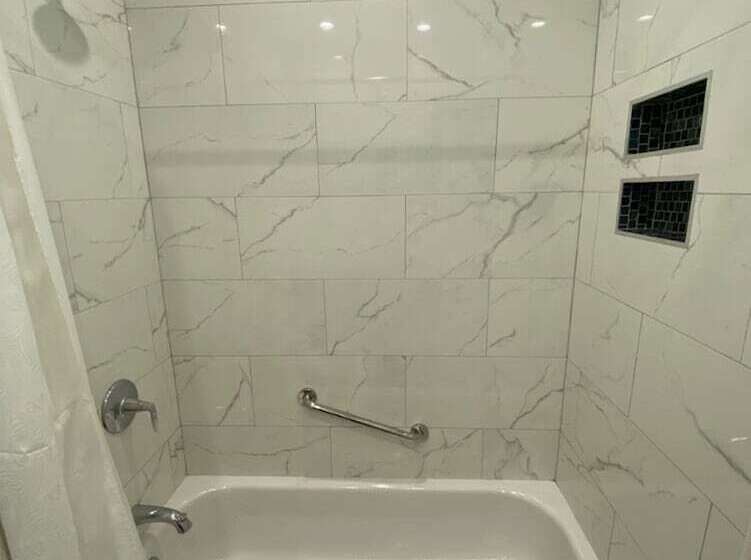 اتاق لوکس, Royal Palms