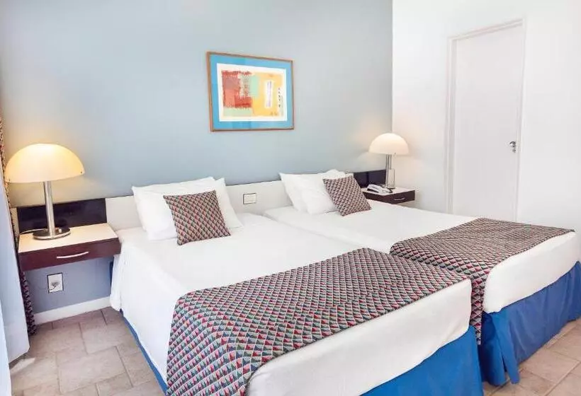 Superior Kolmen Hengen Huone, Savoy Othon