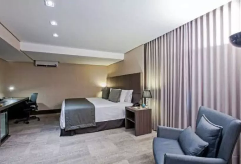 سوییت سوپریور, Slaviero Curitiba Centro