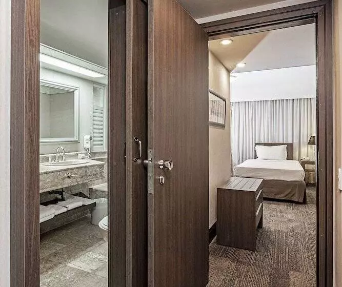 اتاق خانوادگی, Slaviero Hotel Curitiba Centro