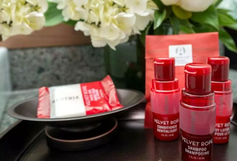 バルコニー付きデラックスルーム, Best Western Premier Chateau Granville Hotel & Suites & Conference Centre