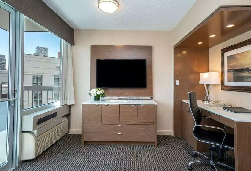 バルコニー付きデラックスルーム, Best Western Premier Chateau Granville Hotel & Suites & Conference Centre