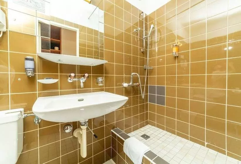 Quarto clássico, Alexander