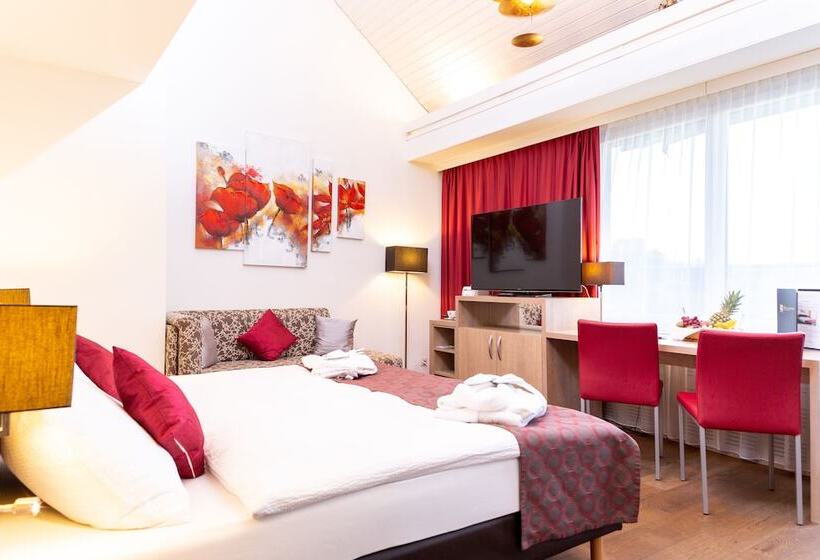 ジュニアスイート, Alexander