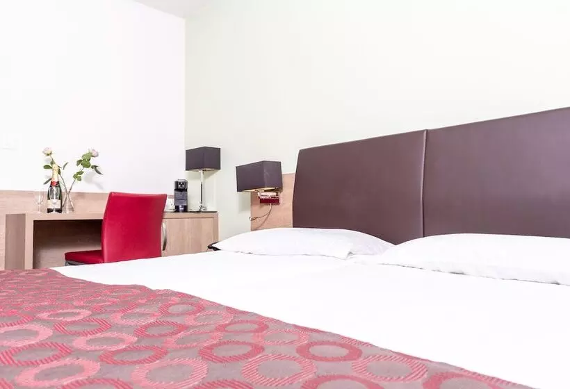 Quarto Comfort, Alexander
