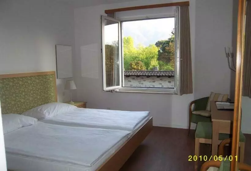 Habitació Estàndard, Arcadia
