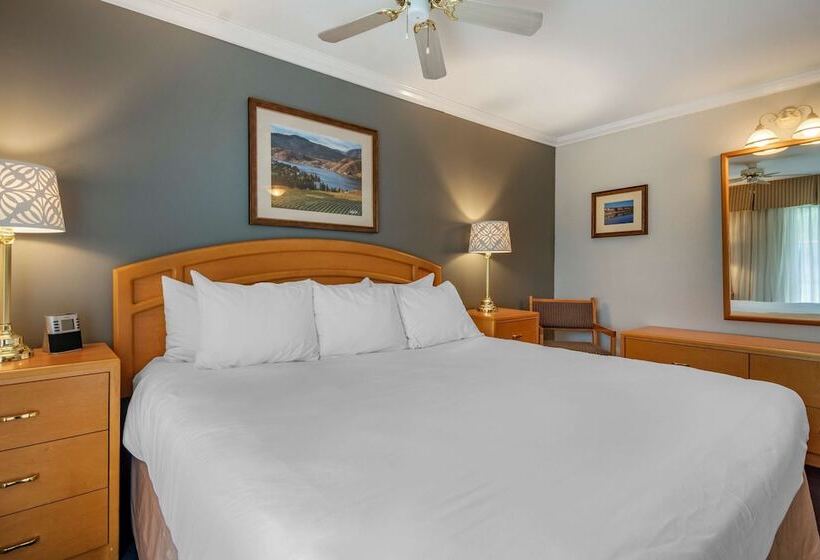 带2个双人床的标准工作室, Best Western Inn At Penticton