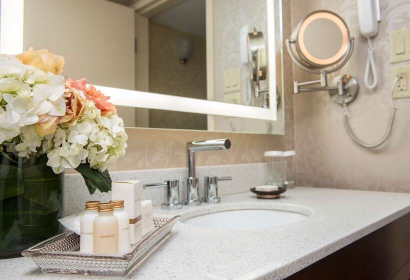 스탠다드 룸 더블 침대, Best Western Premier Chateau Granville Hotel & Suites & Conference Centre