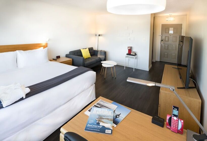 豪华房间, Cassandra