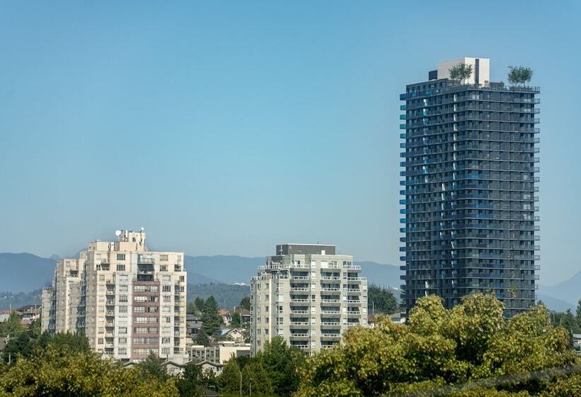 高级大房间, Cassandra