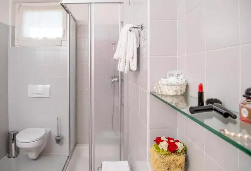 Habitació Estàndard, Cereda