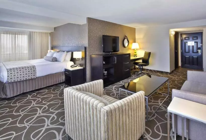 سوئیت با تخت بزرگ, Crowne Plaza Kitchener Waterloo, An Ihg