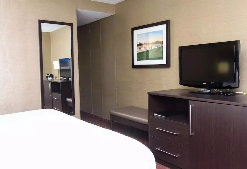 ダブルベッドスタンダードルーム, Days Inn By Wyndham Ottawa