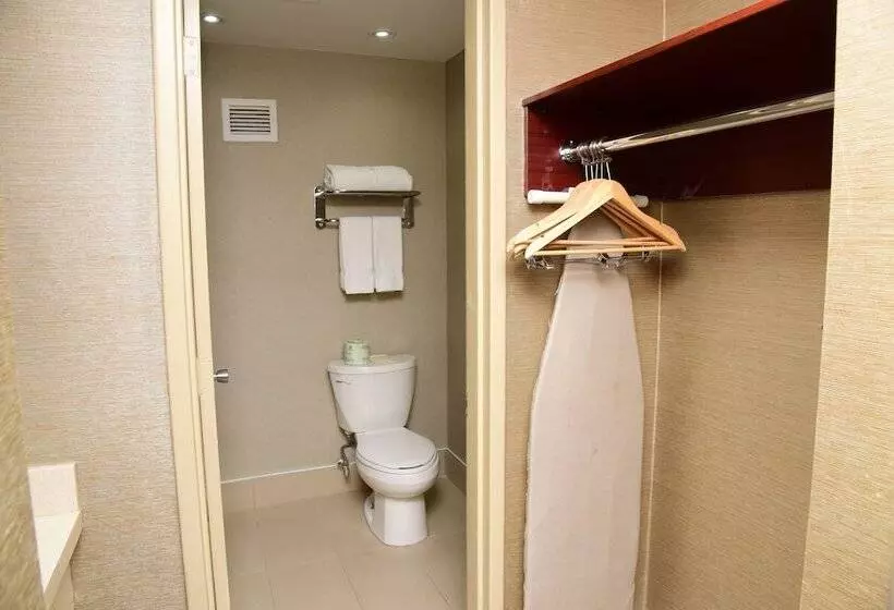 Standard-huone 2 Parivuodetta, Days Inn By Wyndham Ottawa