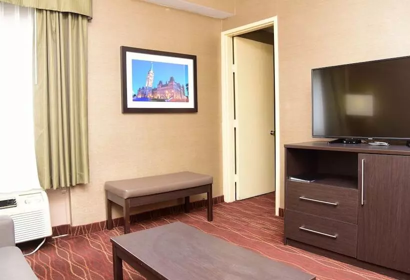 デラックススイート, Days Inn By Wyndham Ottawa