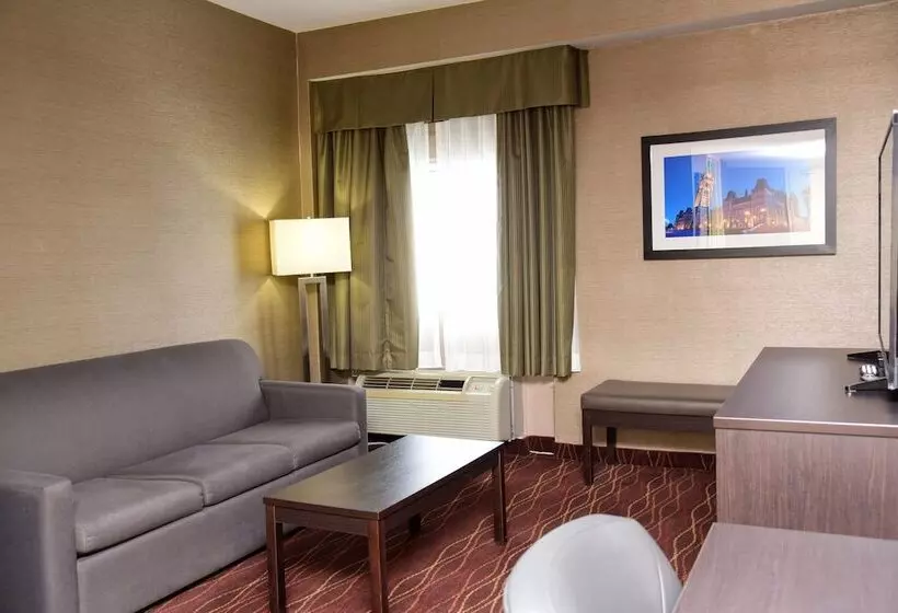 デラックススイート, Days Inn By Wyndham Ottawa