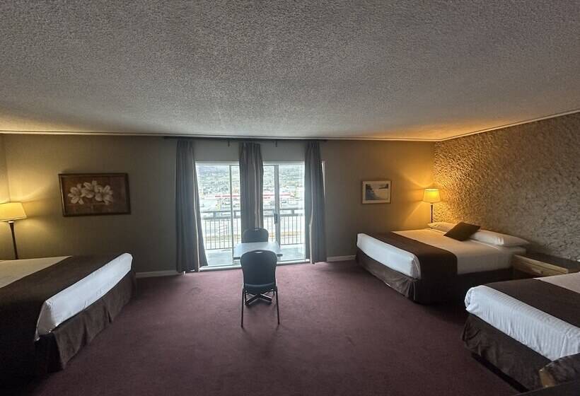 חדר משפחתי, Divya Sutra Plaza And Conference Centre, Vernon, Bc