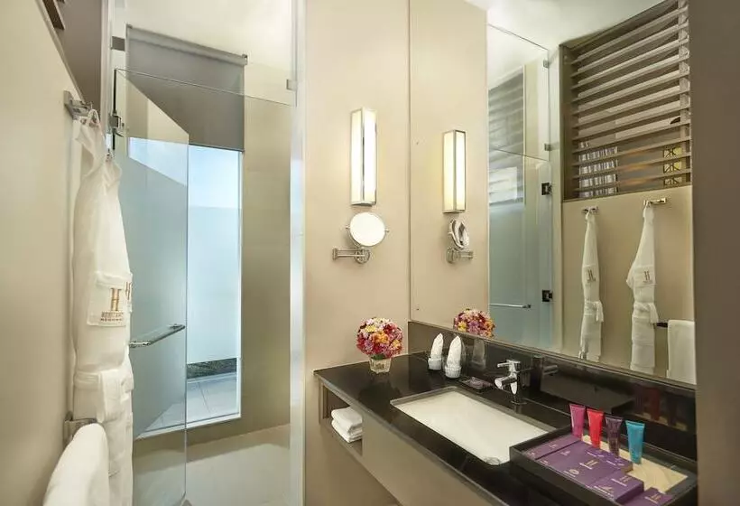 سوییت جونیور با چشم‌انداز دریا, Sentido Heritance Negombo