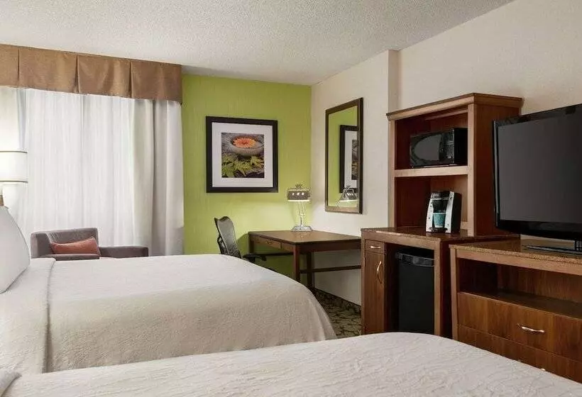 اتاق استاندارد, Hilton Garden Inn Saskatoon Downtown