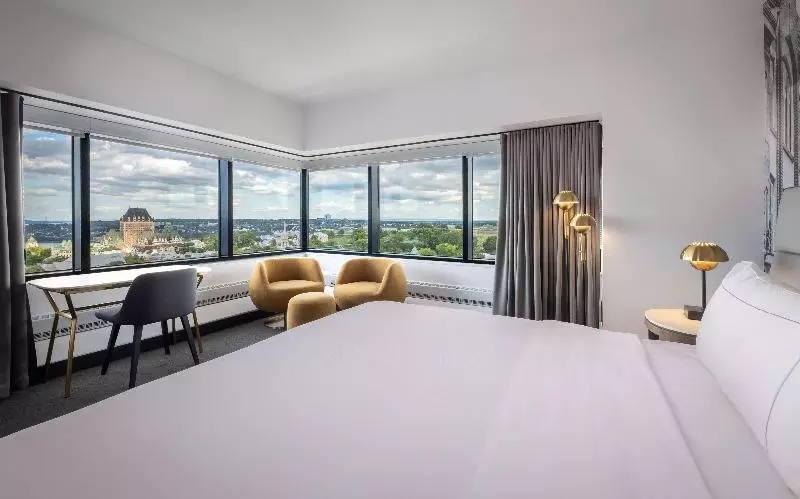 キングサイズベッドのデラックスルーム, Hilton Quebec