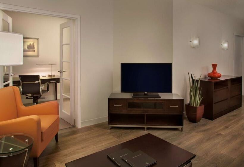Люкс, Hilton Toronto/markham Suites Conference Centre & Spa