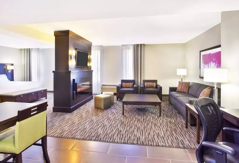 سوییت, Holiday Inn Express Sault Ste. Marie, An Ihg