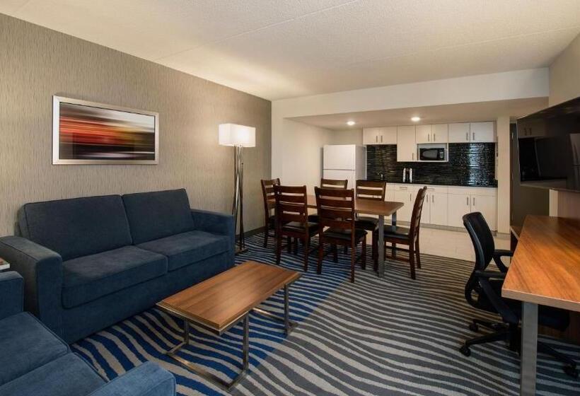 جناح, Holiday Inn Winnipeg   Airport West, An Ihg