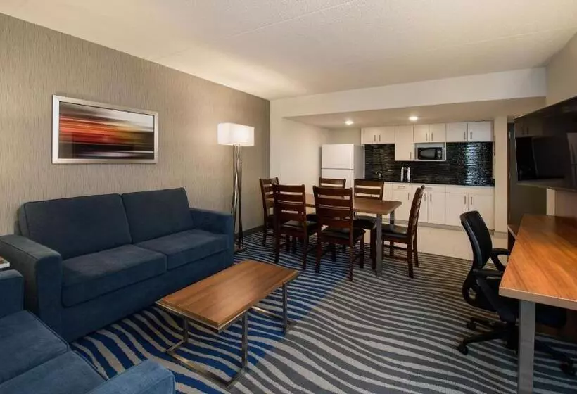 سوییت, Holiday Inn Winnipeg   Airport West, An Ihg