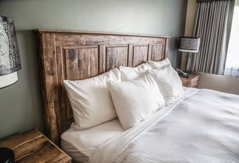 スイート, Prestige Hudson Bay Lodge & Conference Centre, Worldhotels Crafted Collection