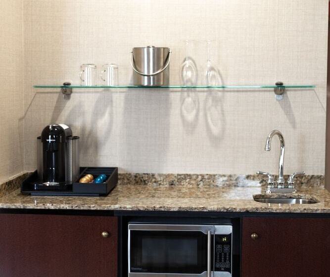 高级套房, The Lord Nelson Hotel & Suites