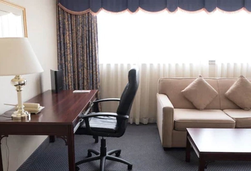 سوییت لوکس, The Roehampton