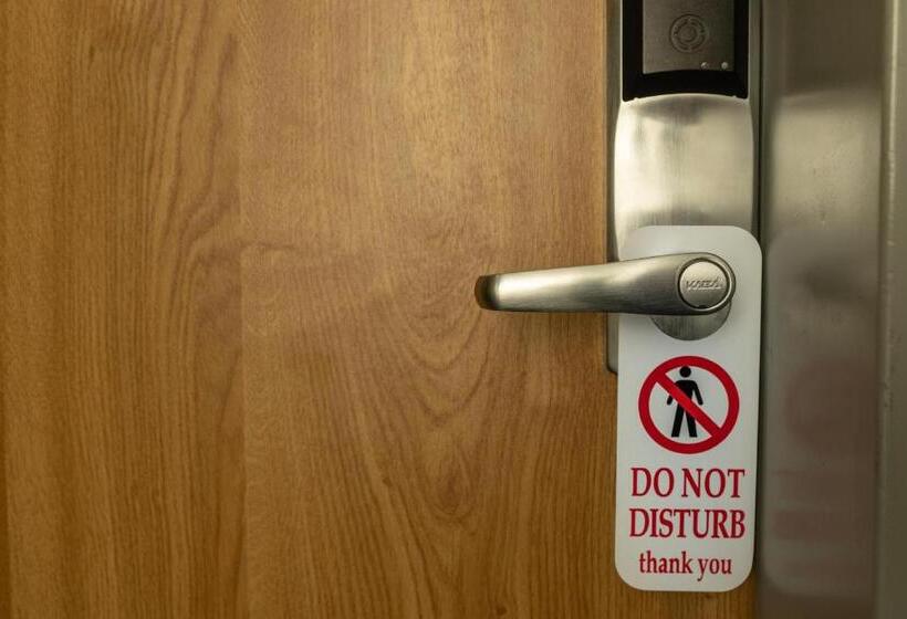 חדר בסיסי, Waldhorn