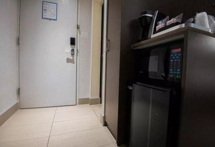 اتاق لوکس, Victoria Inn Hotel And Convention Center Winnipeg
