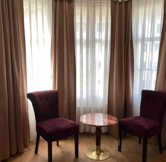 スタンダードトリプルルーム, Boutique City Hotel Gallo