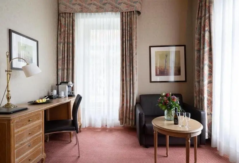 سوییت جونیور با بالکن, Grand Hotel Beau Rivage Interlaken