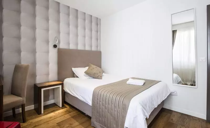 Habitación Estàndard Individual, Alpha