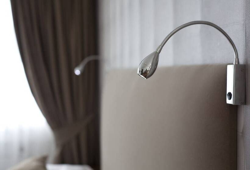 Номер Superior, Alpha