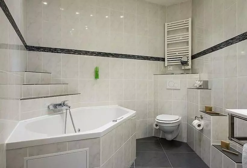 Junior Suite, Alpha