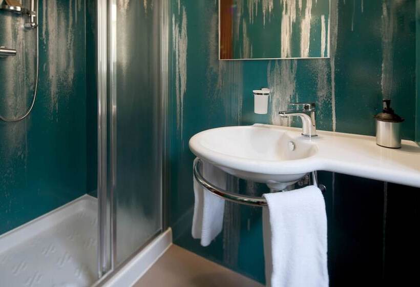 غرفة كومفورت, America