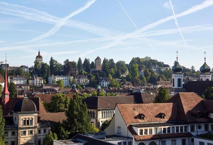 سوئیت با وان آب گرم, Anker Luzern