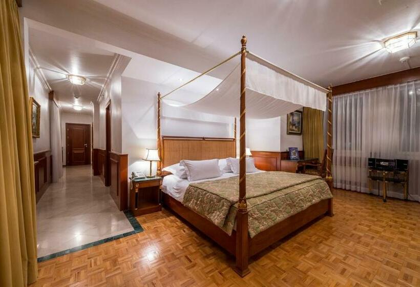 سوئیت پرزیدنت, Century