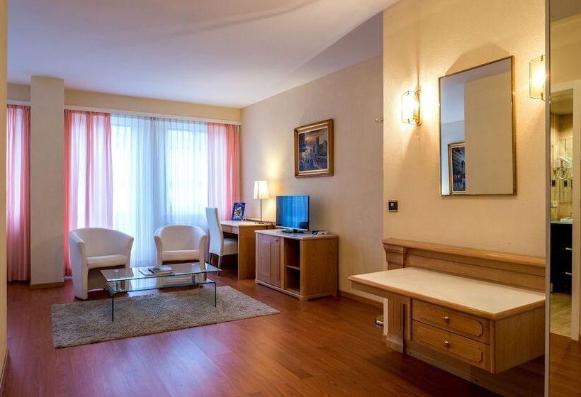 سوییت جونیور, Century